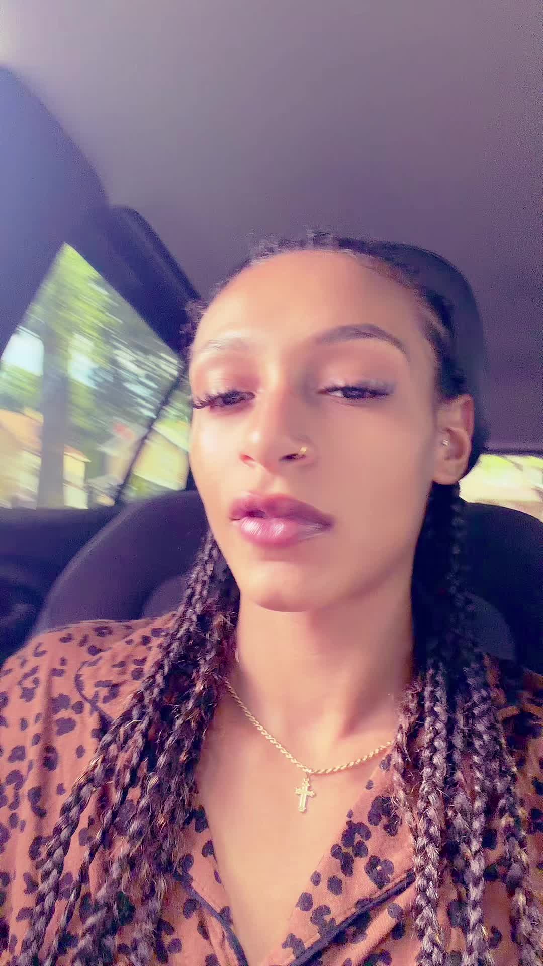 @carleeebaee