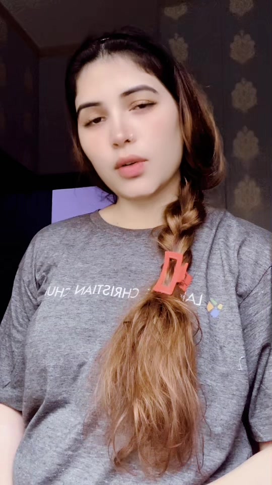 @anum_butt_143👑