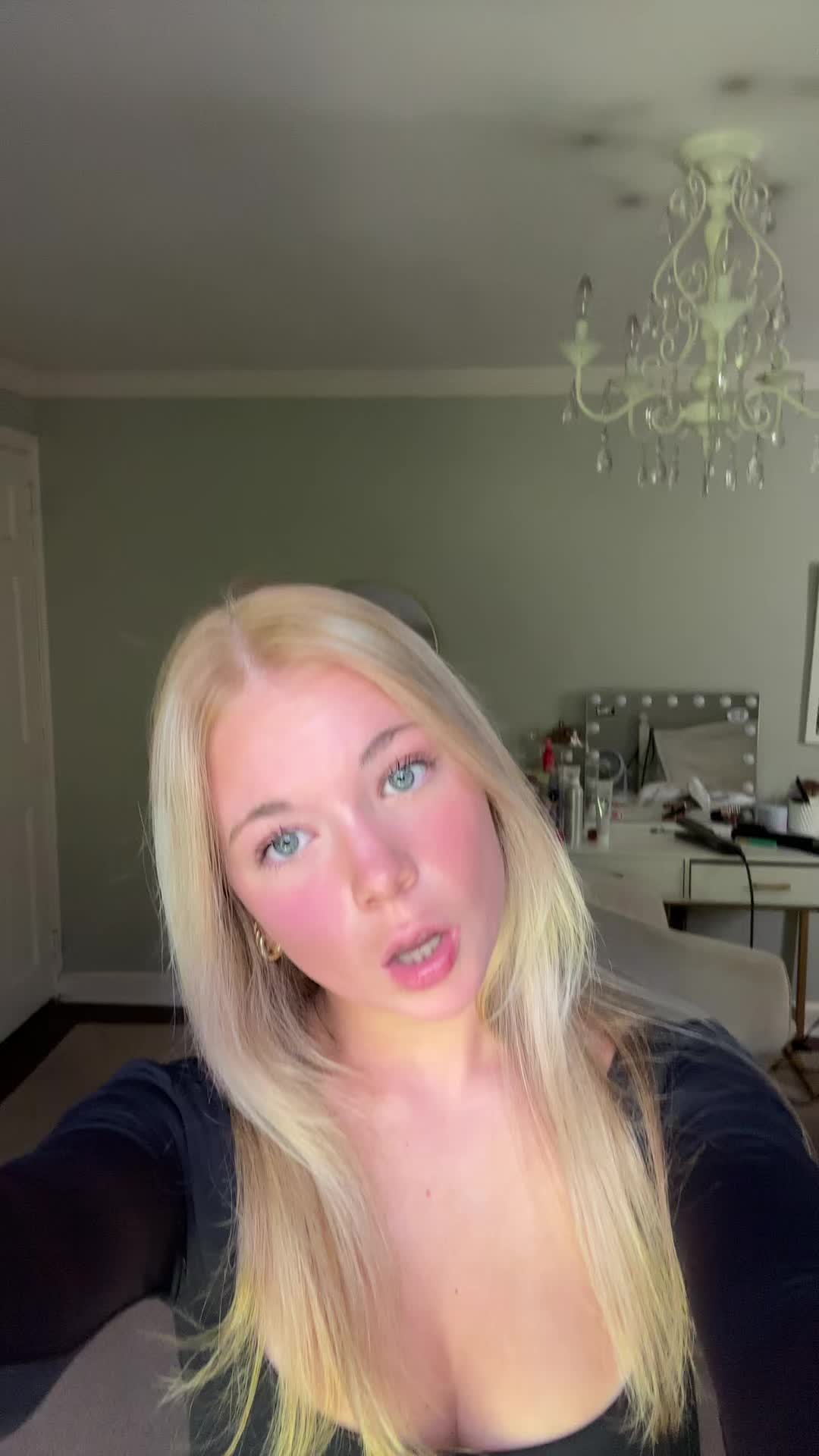 @ellie