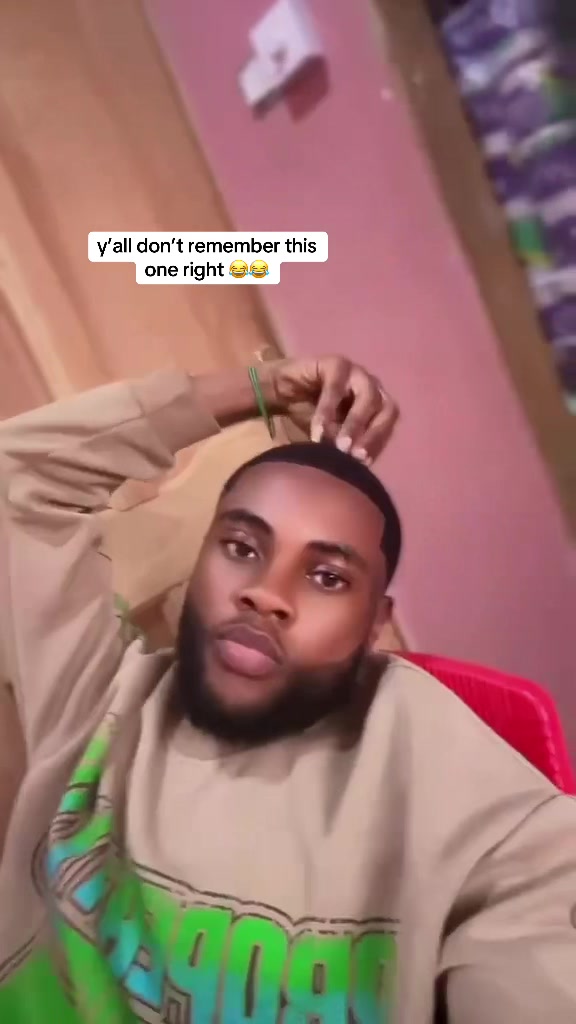 @THE GREEN HOODIE GUY ๐๐