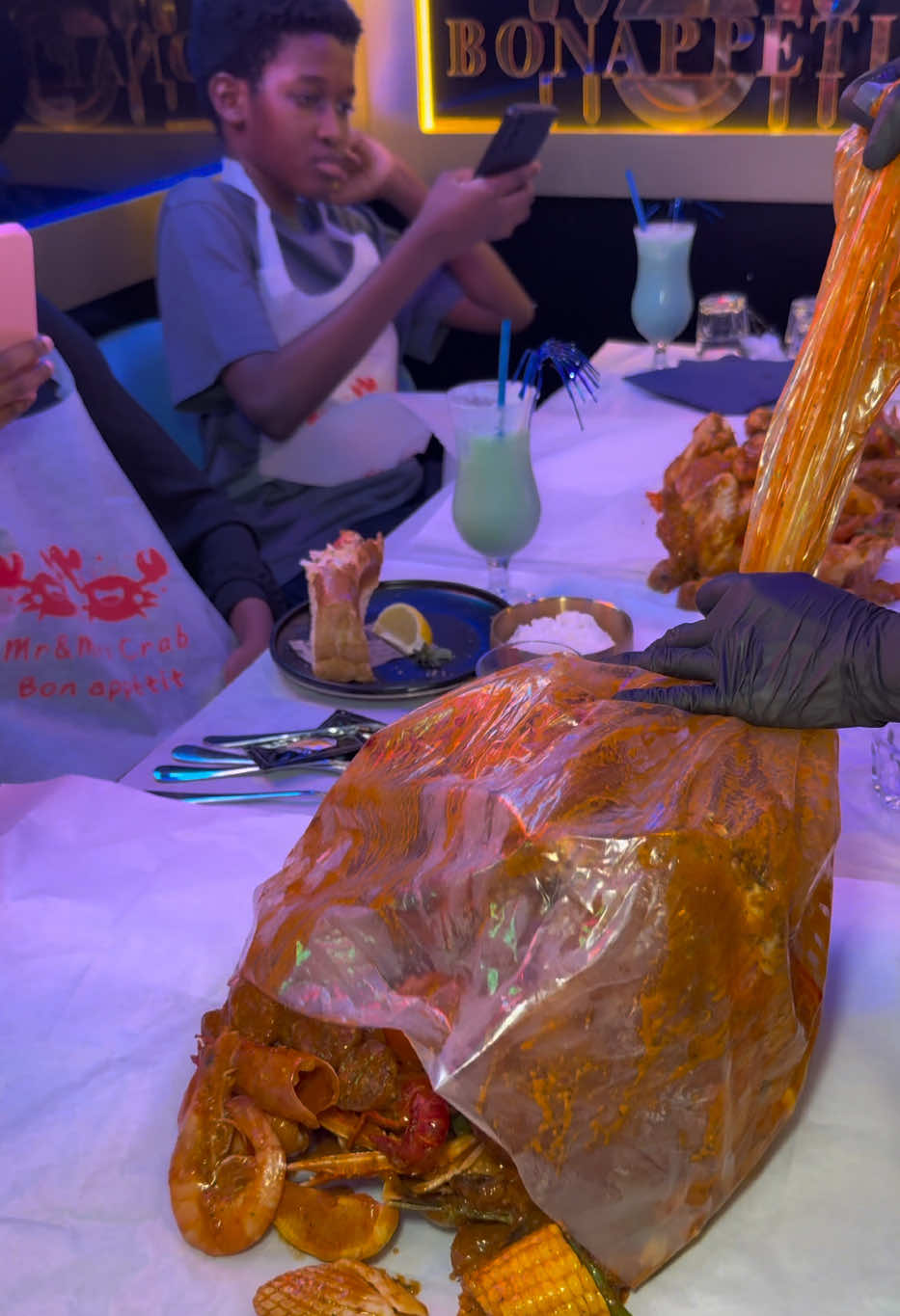 @Mr&Mrs Crab