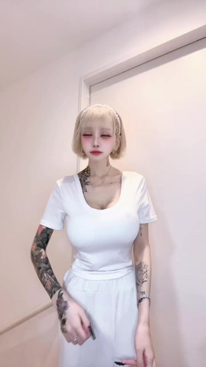 @Bella🌹