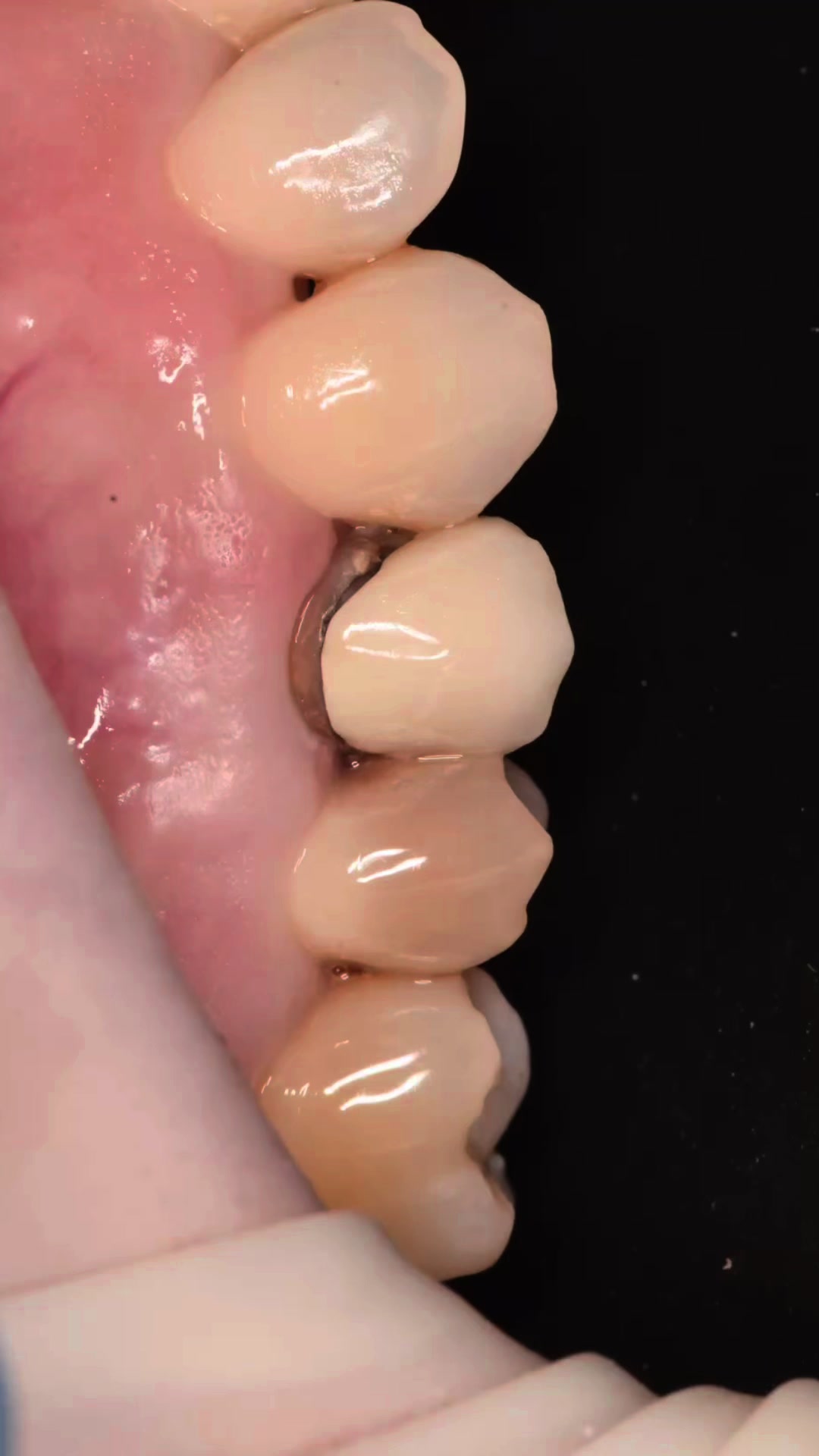@DENTIST/ Anthony V. Guarniz