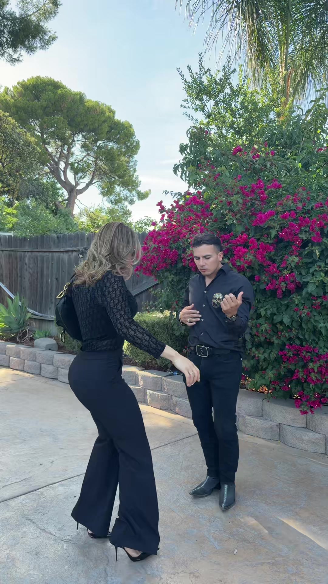 @Alondrix sexy curves
