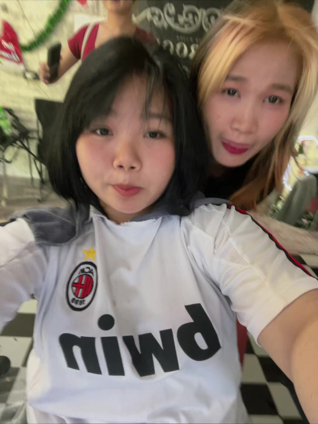 @แตงโมงับ💜🦖