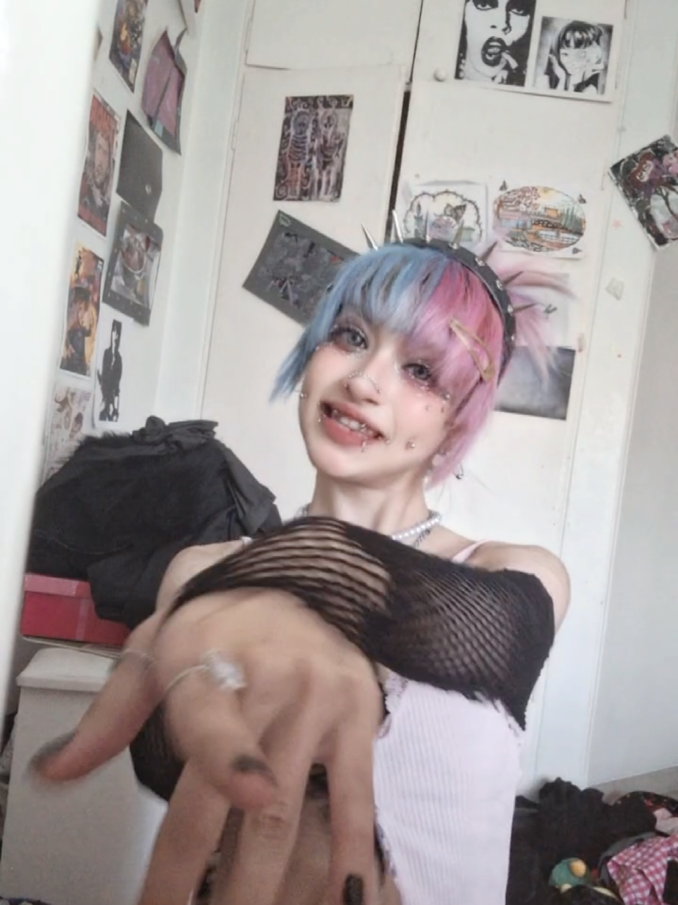 @April مهرسا هستم ولی