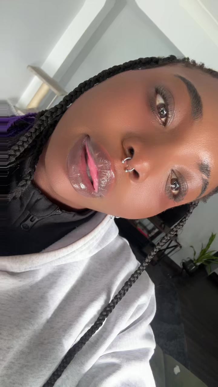 @🖤