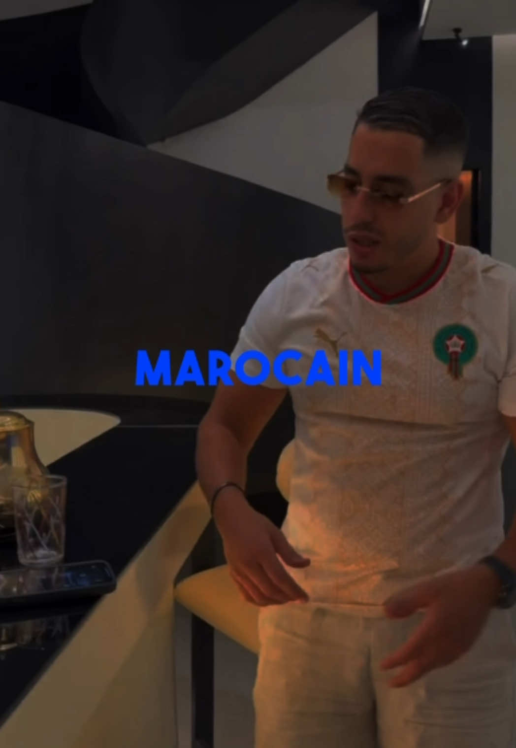@️