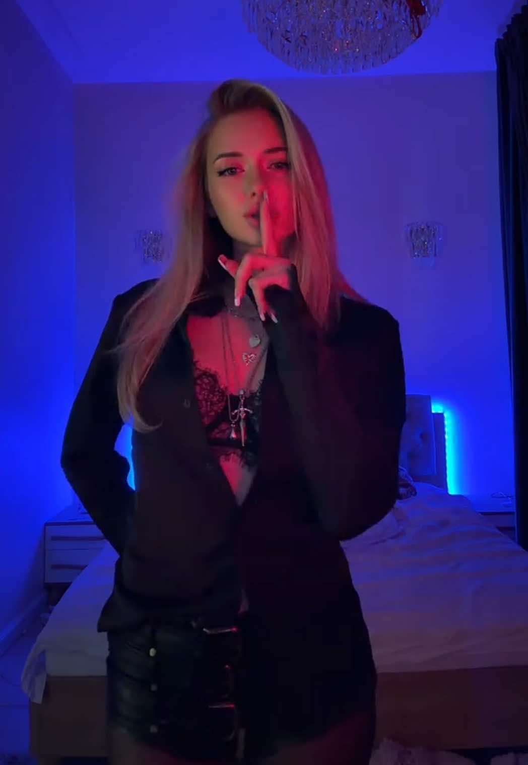 @Алина Олешева