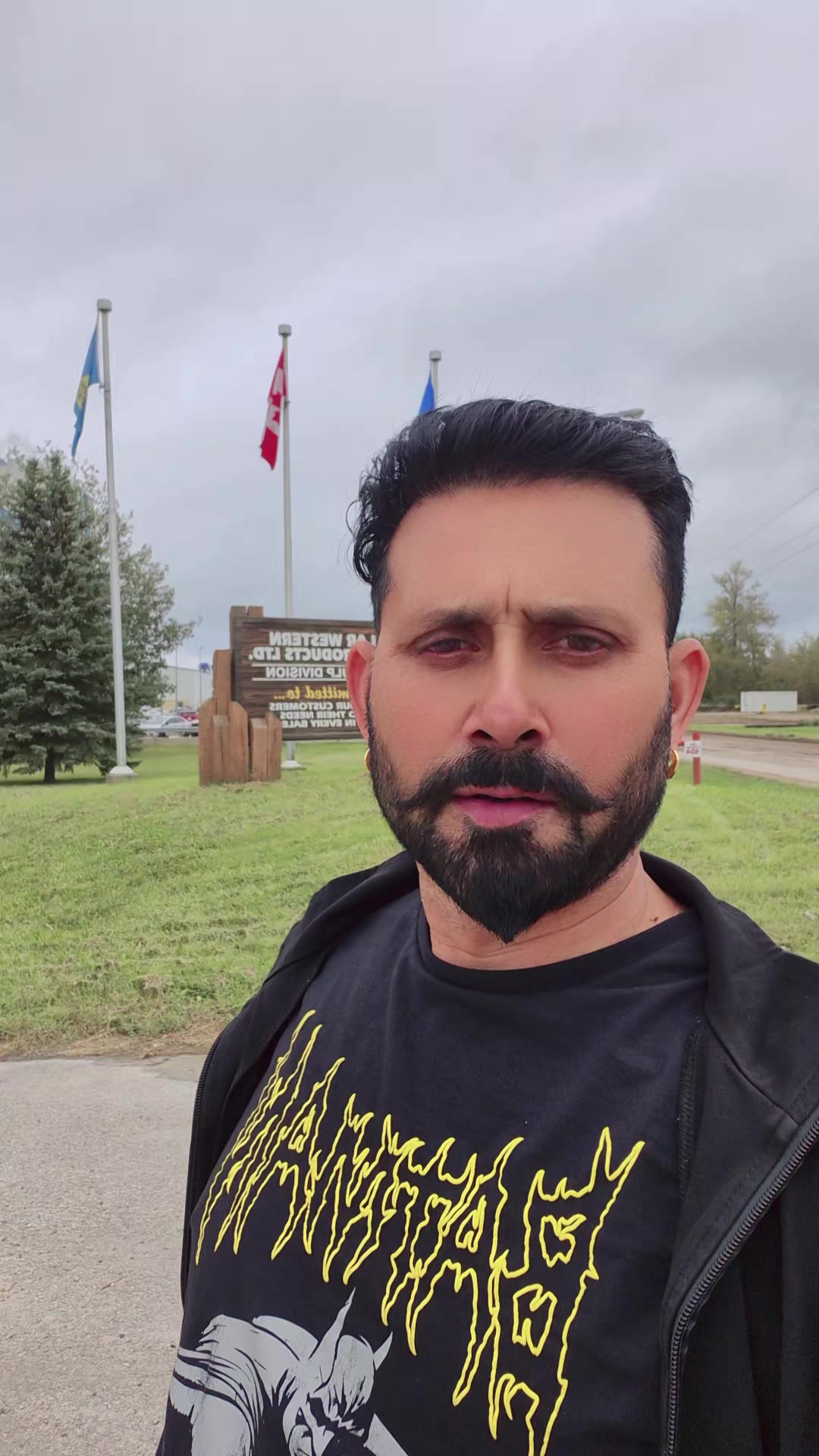 @Lucky ਮੁੰਡਾ 👍🍁🍁🍁SURREY