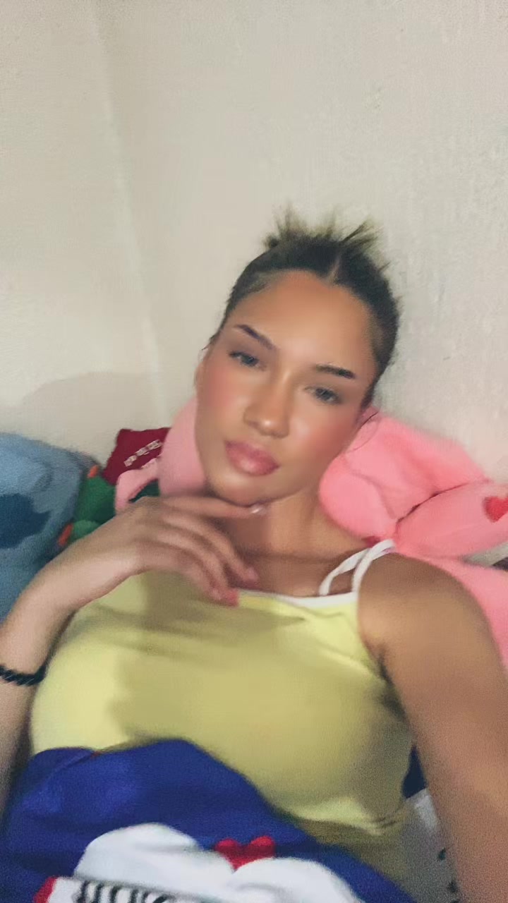 @🦋