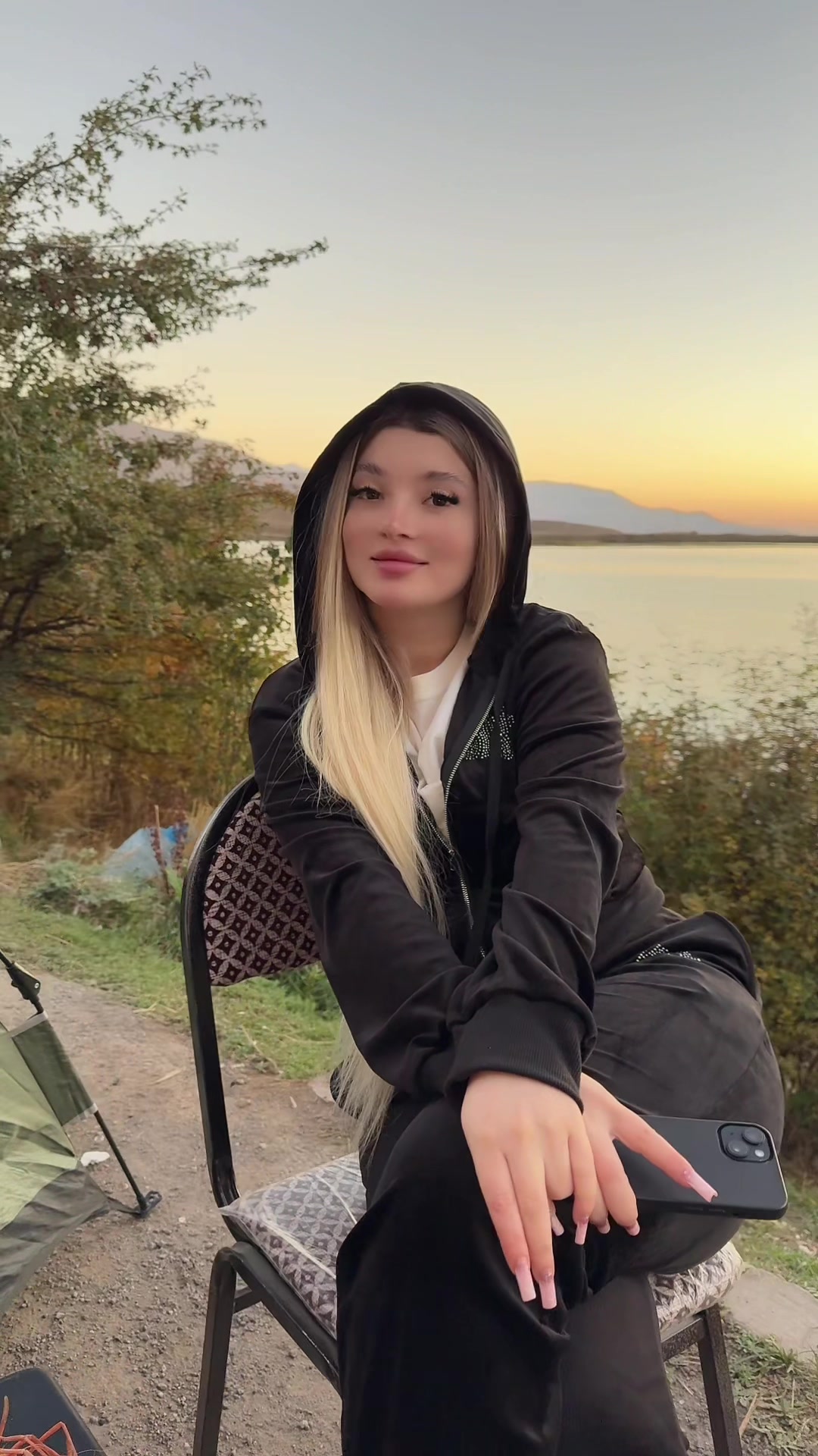 @Moniş🤍