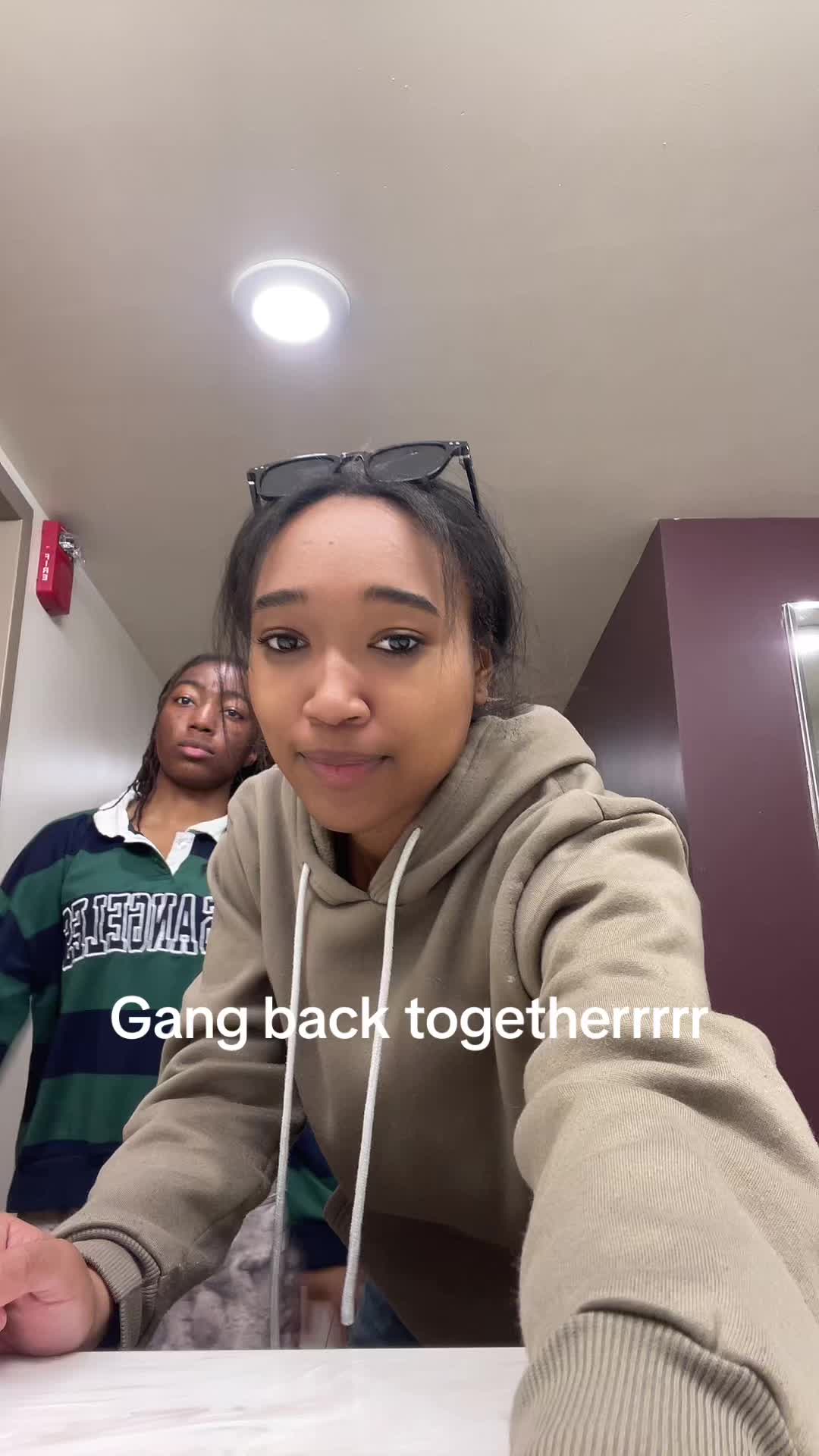 @niadenise