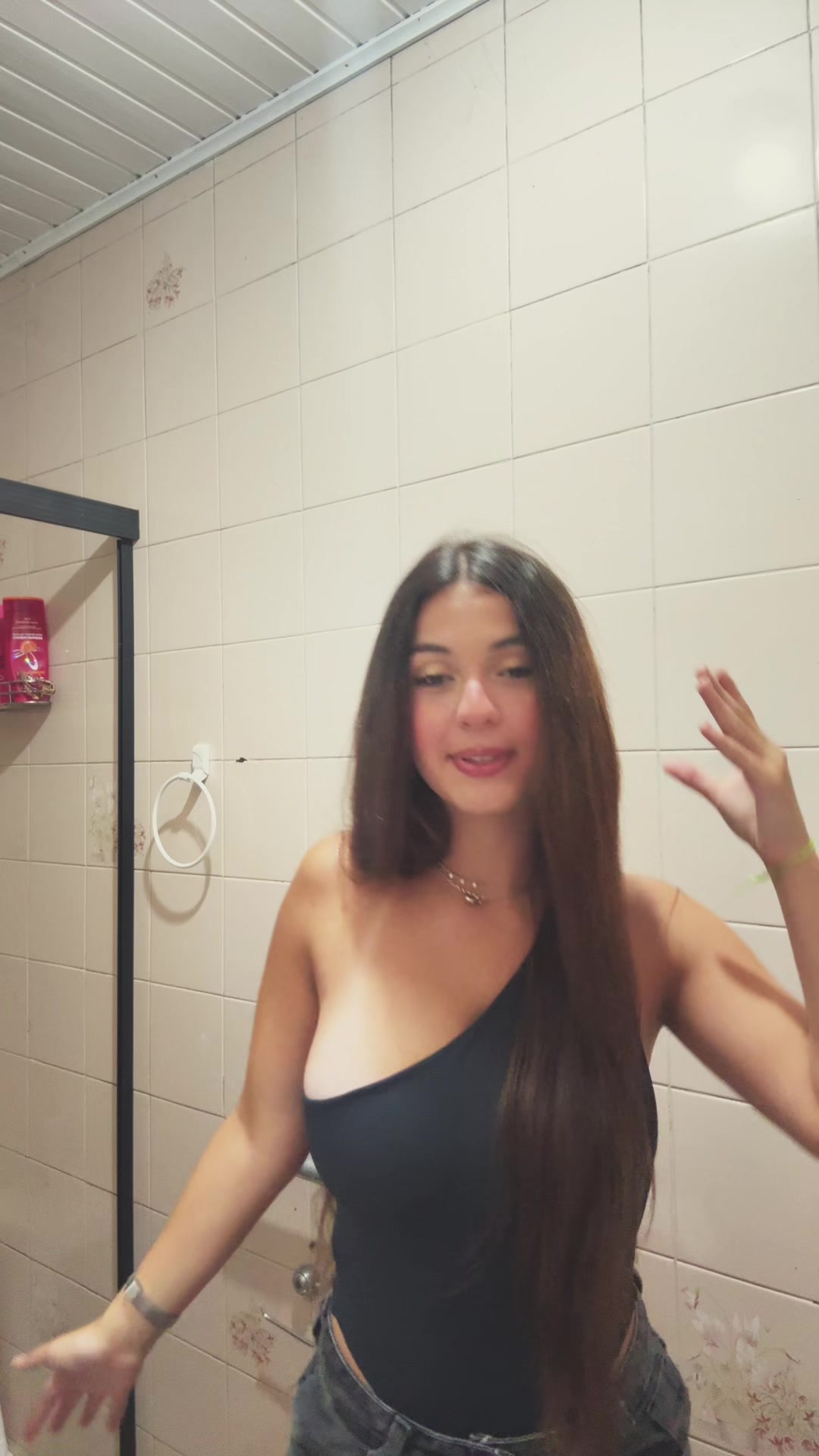 @Isadora.