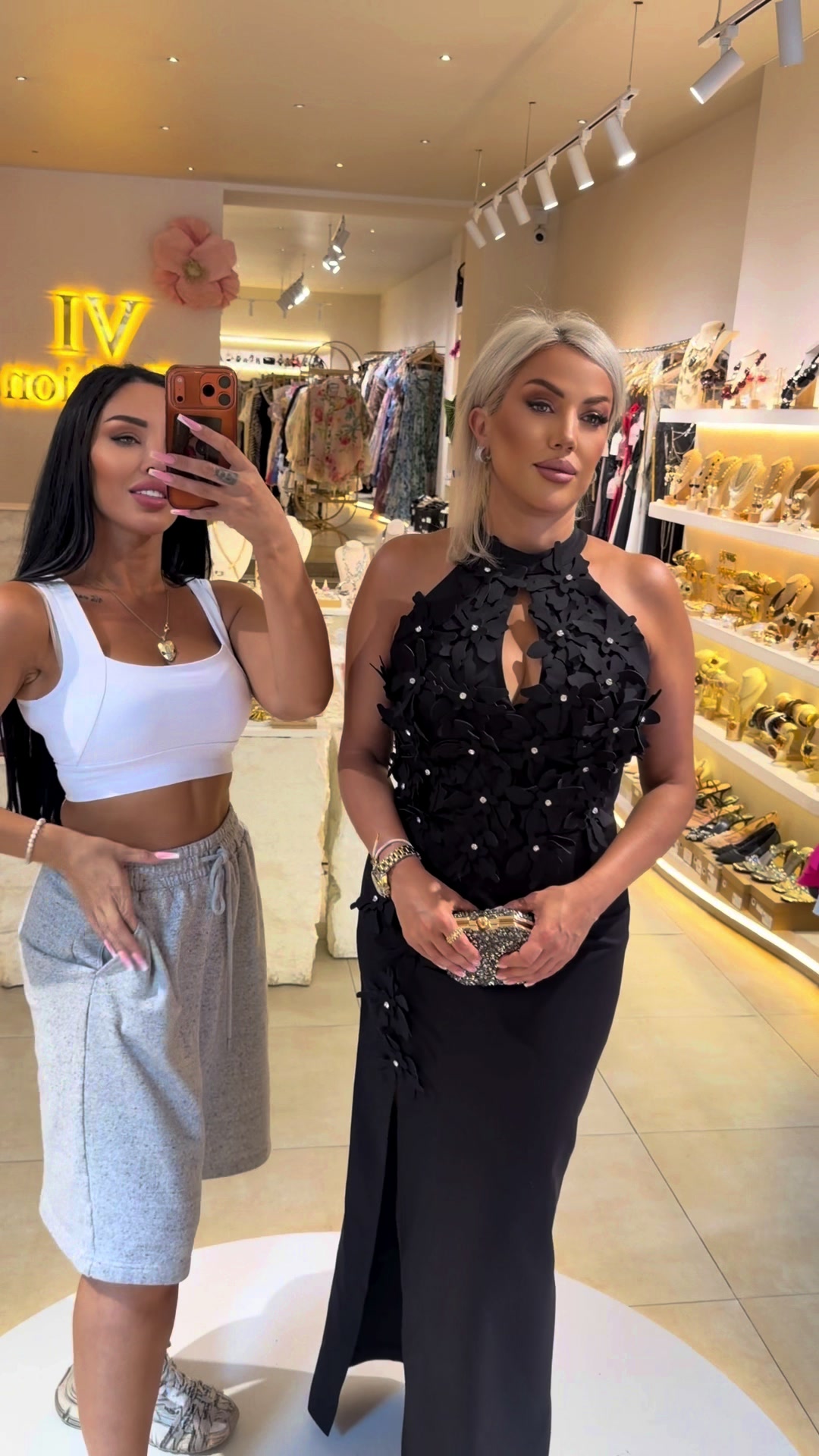@Vi Fashion