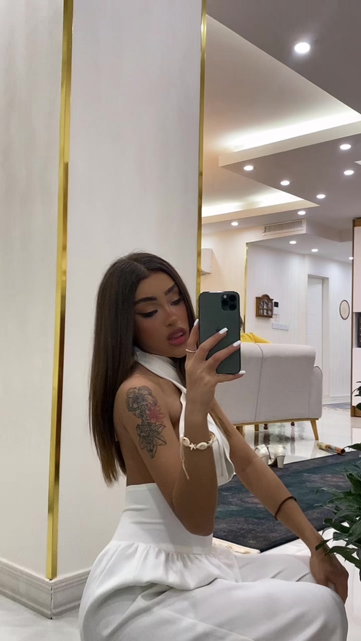 @hellenaslh