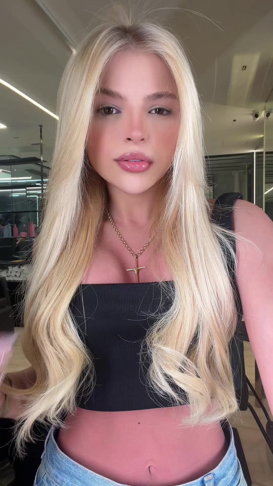 @annaluizaaa
