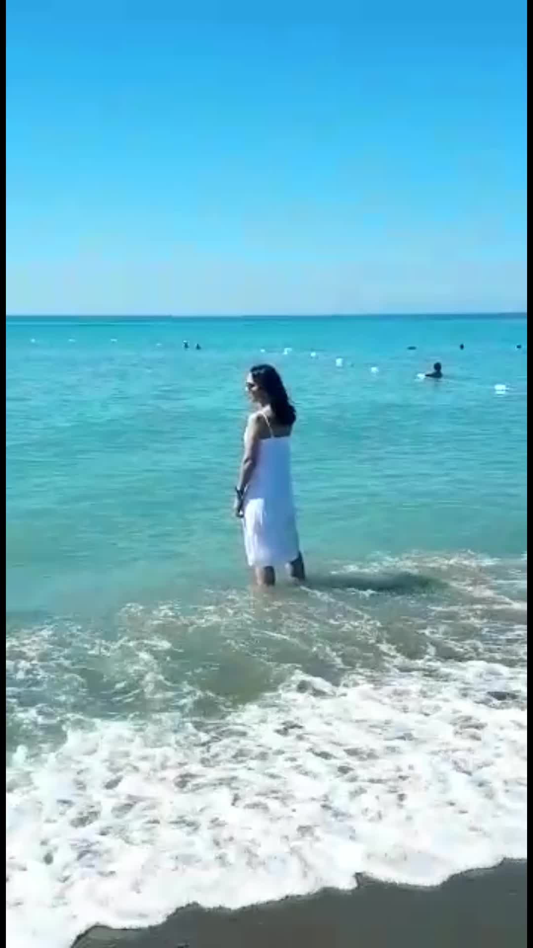 @Dina_