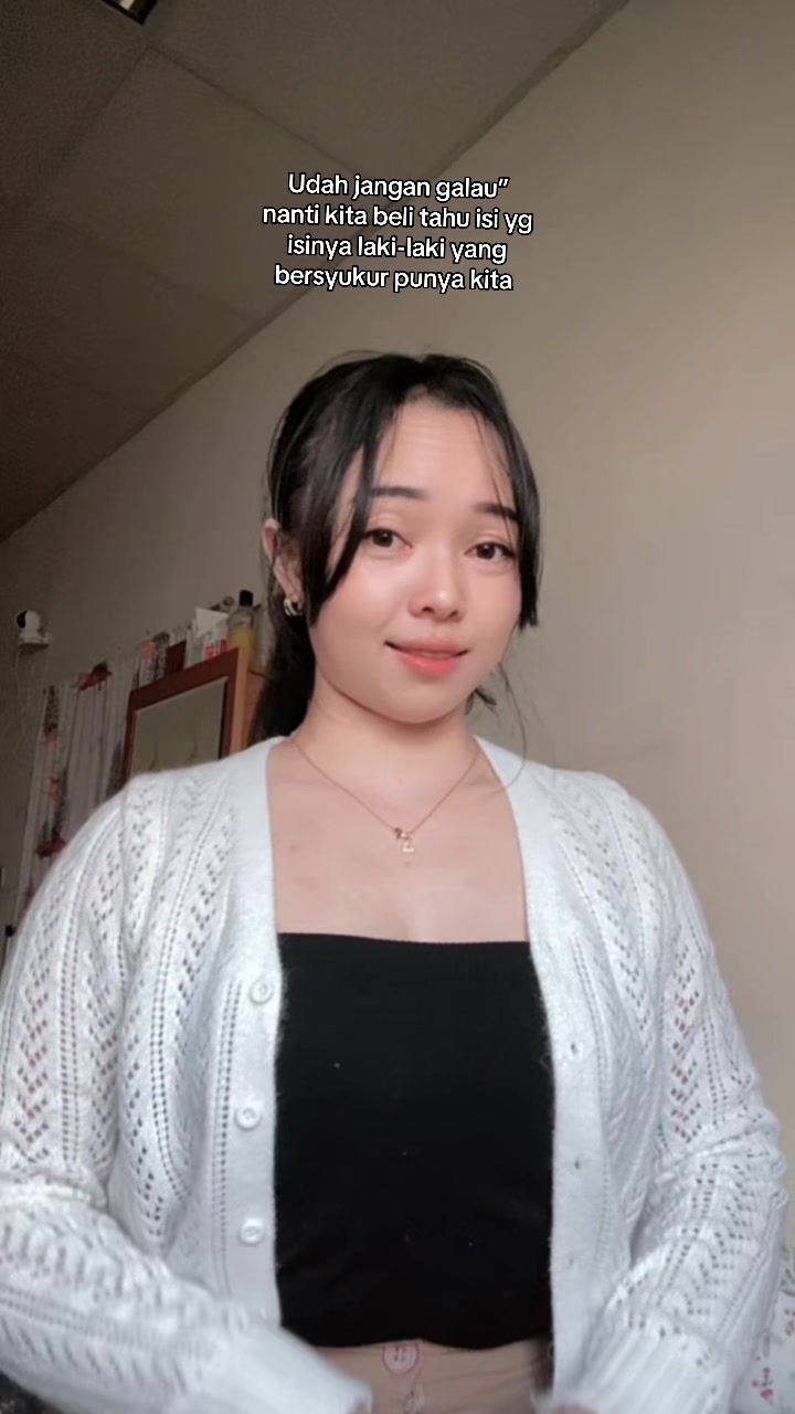 @𝐴𝑛𝑎𝑛𝑑𝑎_𝑦𝑢𝑙𝑦916