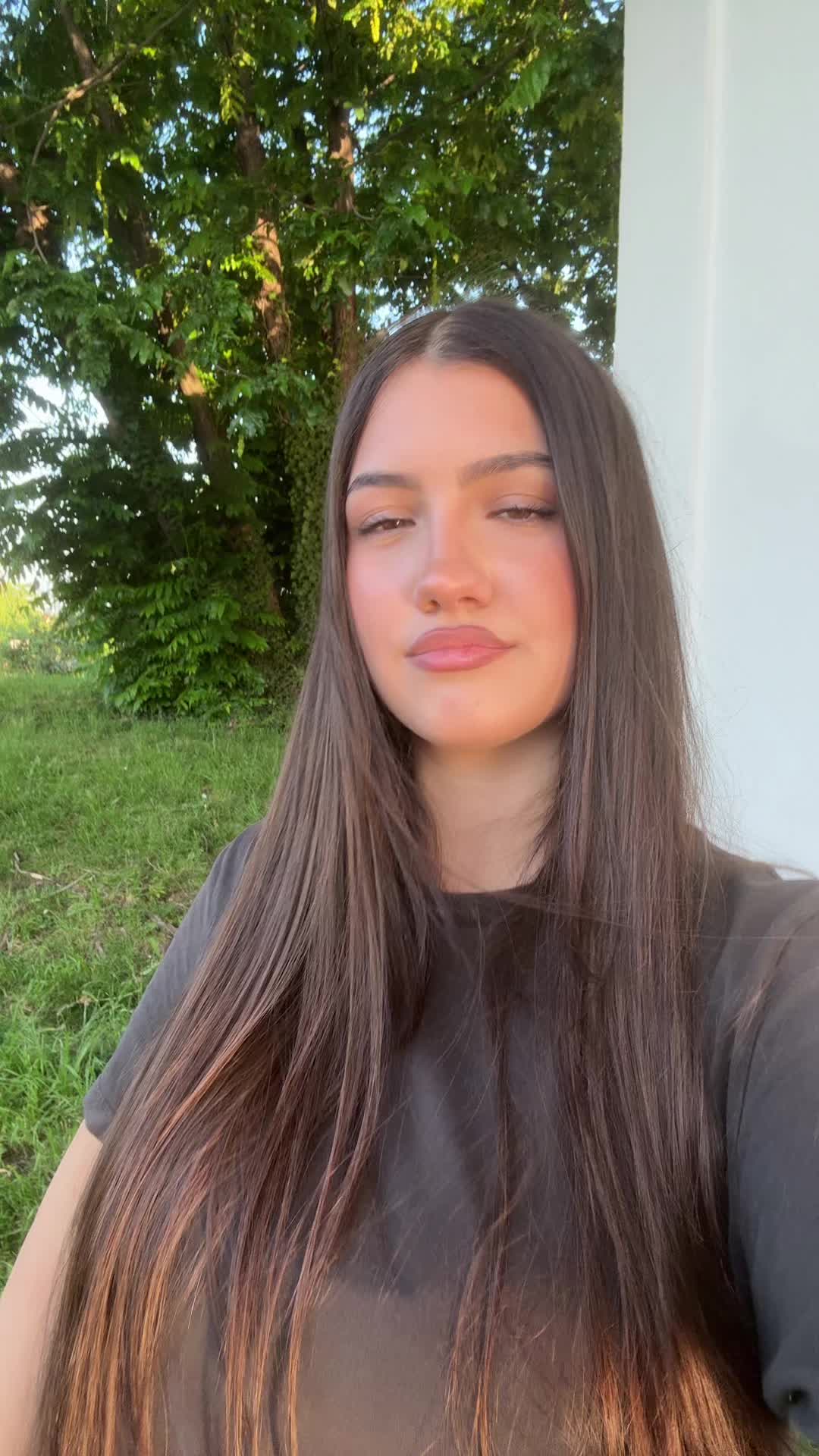 @stellahoxha_