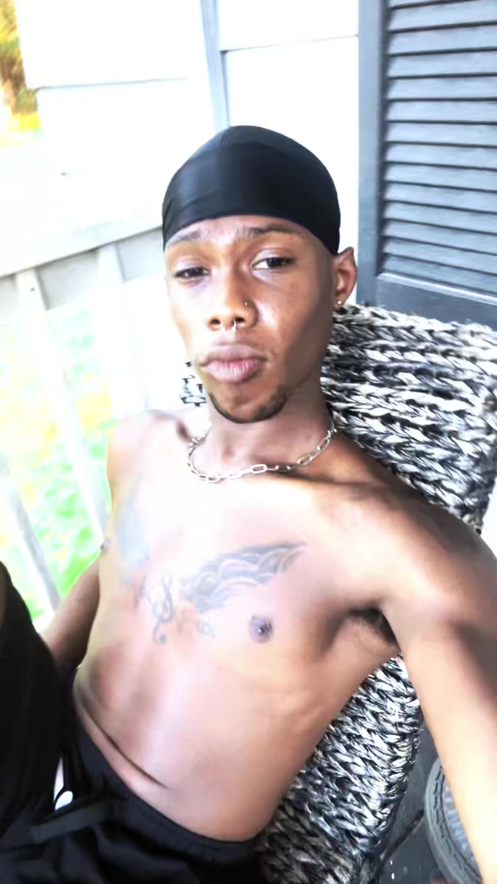@Insta: @fineaxxmike