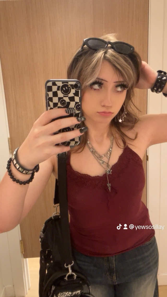 @lizzystarz