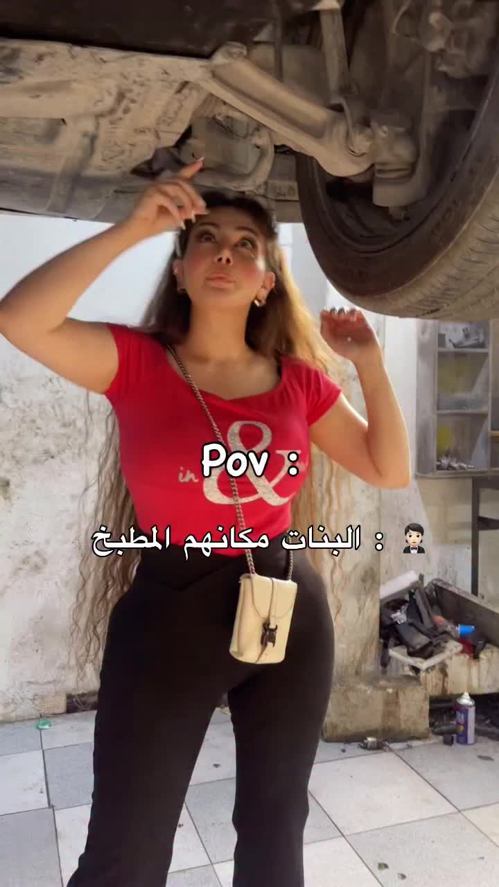 @Lali_influncer