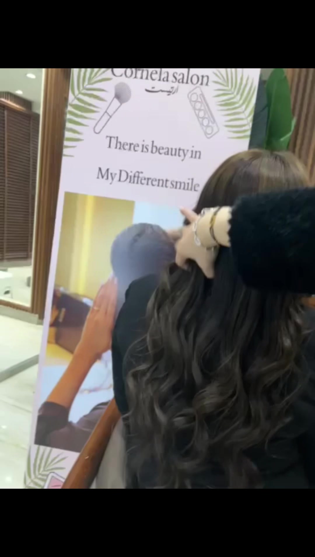 @Cornelasalon_