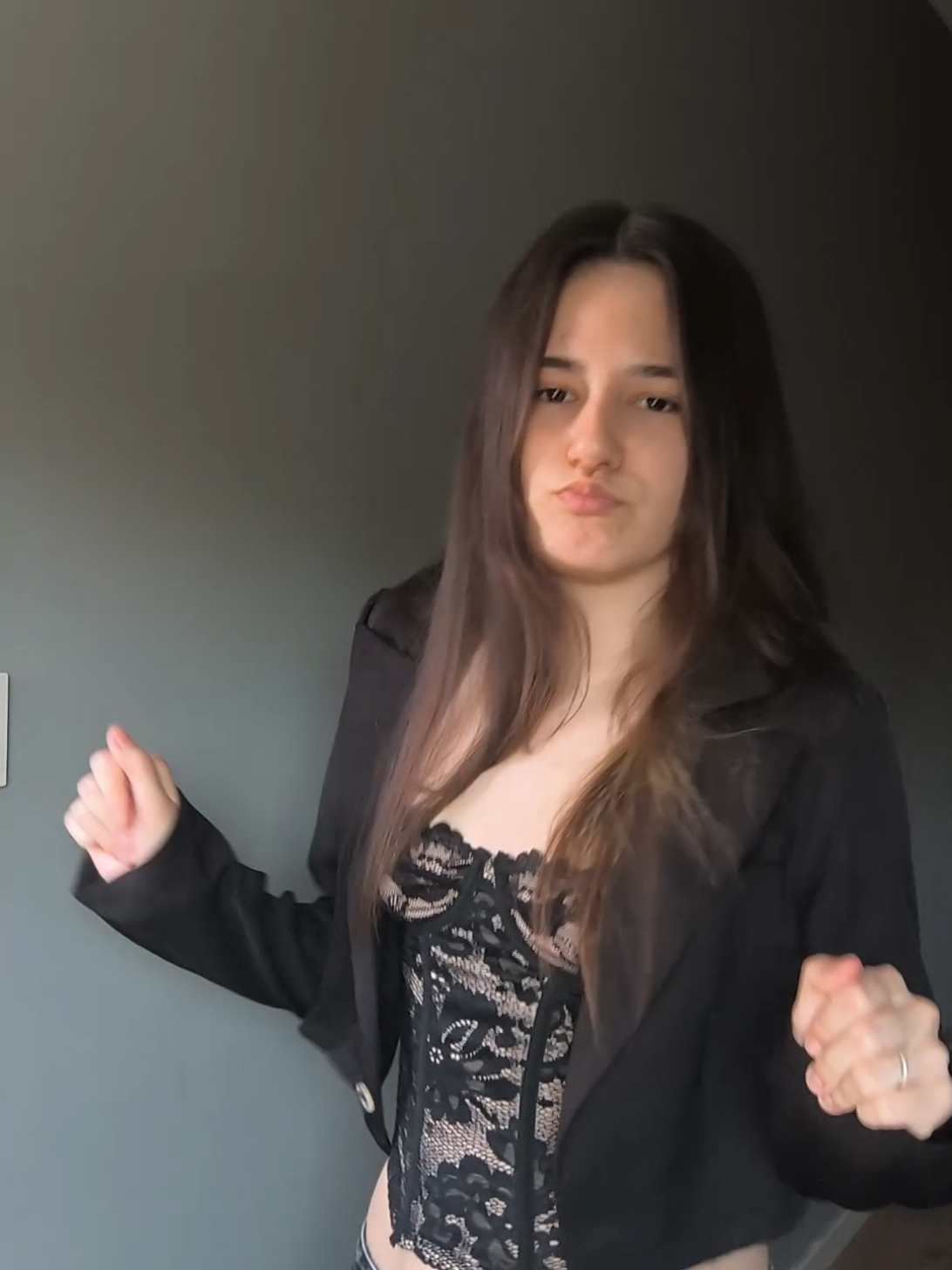 @aniix 🖤