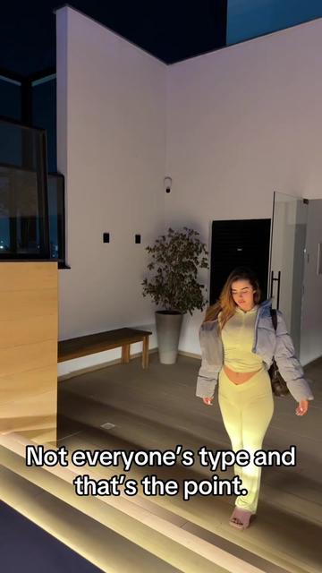 @Bella