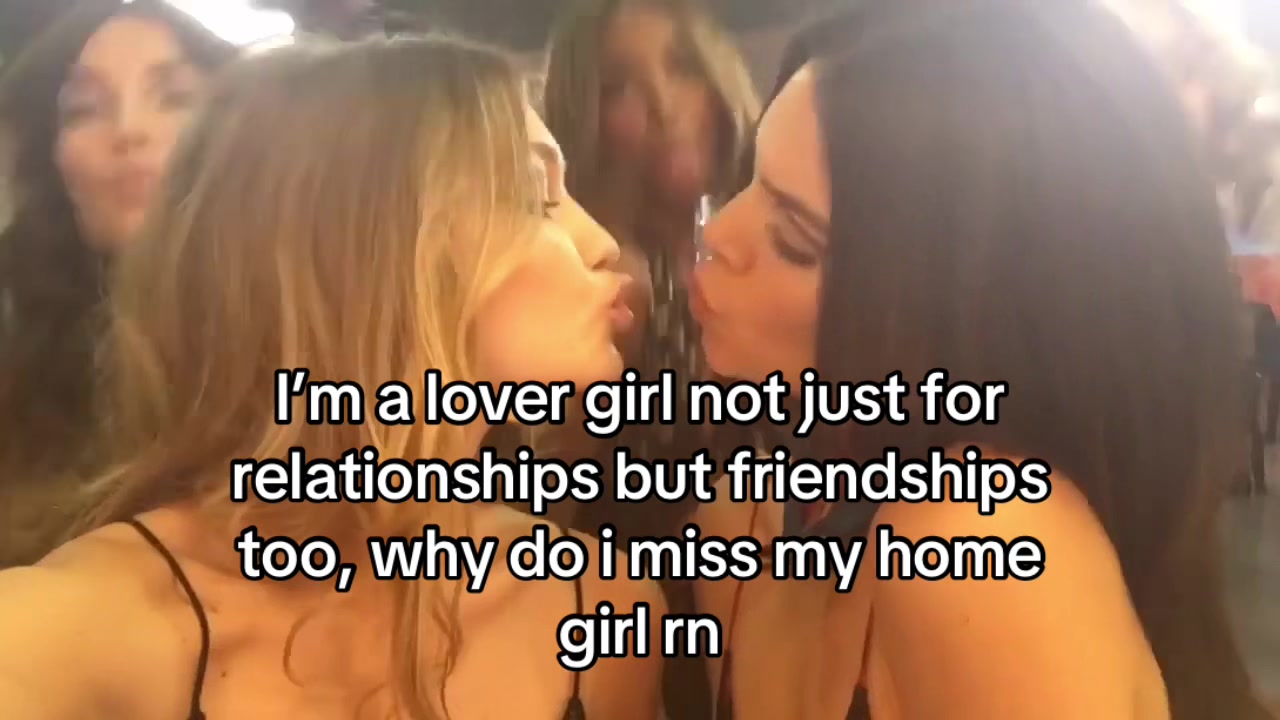 @defnot.girl