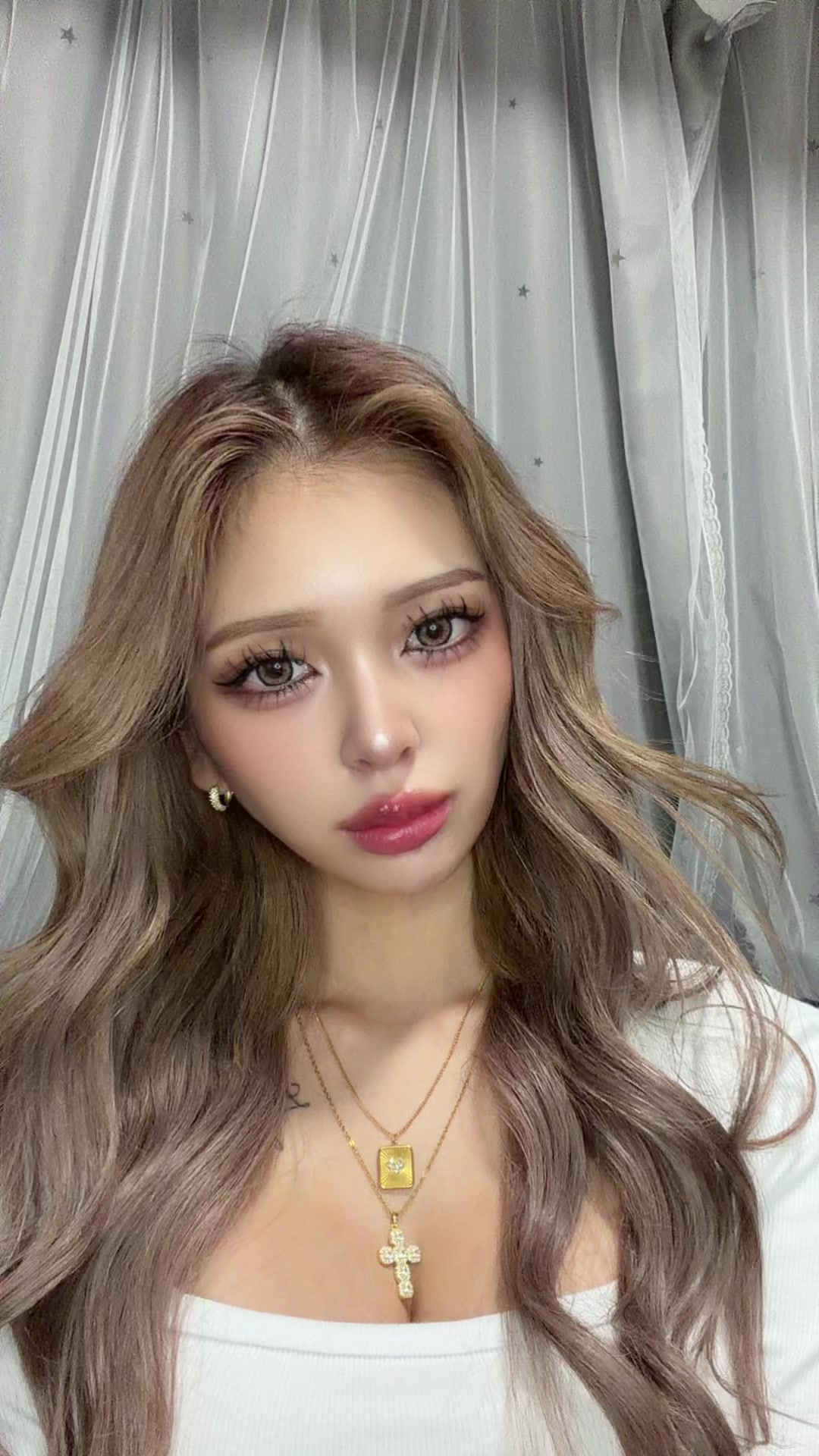 @マユ