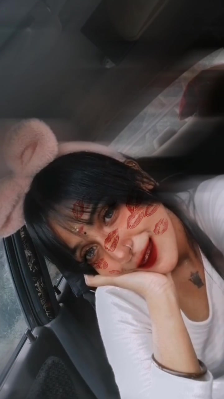 @𝔗𝔥𝔞𝔯𝔞𝔞 🦋🤍🌙