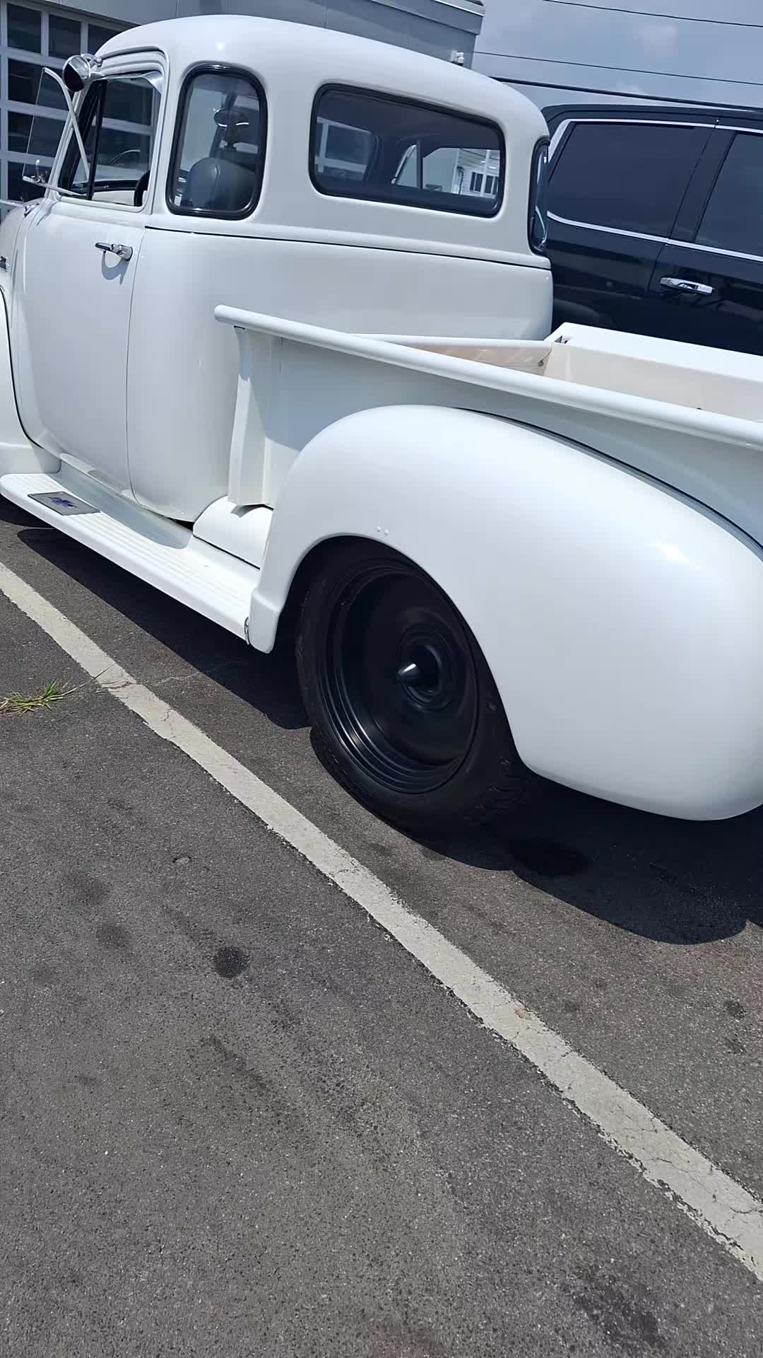 @Chevi 3100 White Angel
