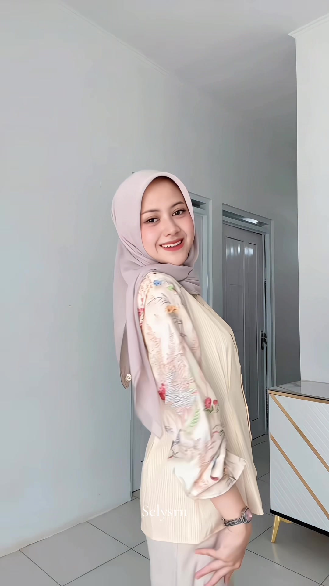 @Selꫂ ၴႅၴ