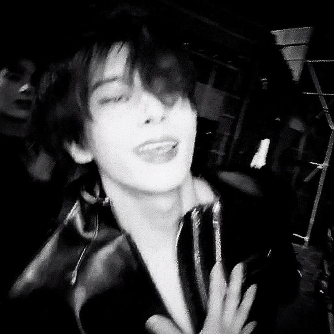 @𝘚𝘩𝘶𝘵 𝘶𝘱!