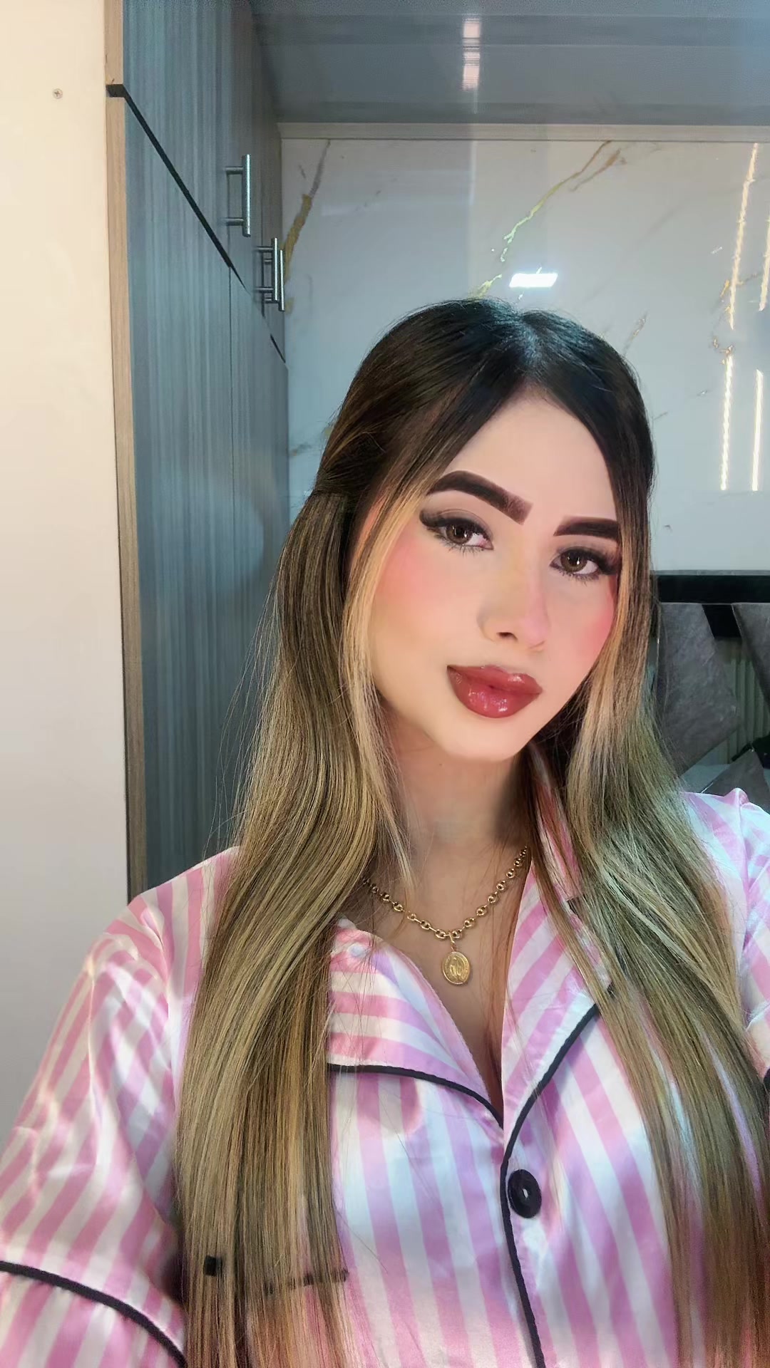@𝓥