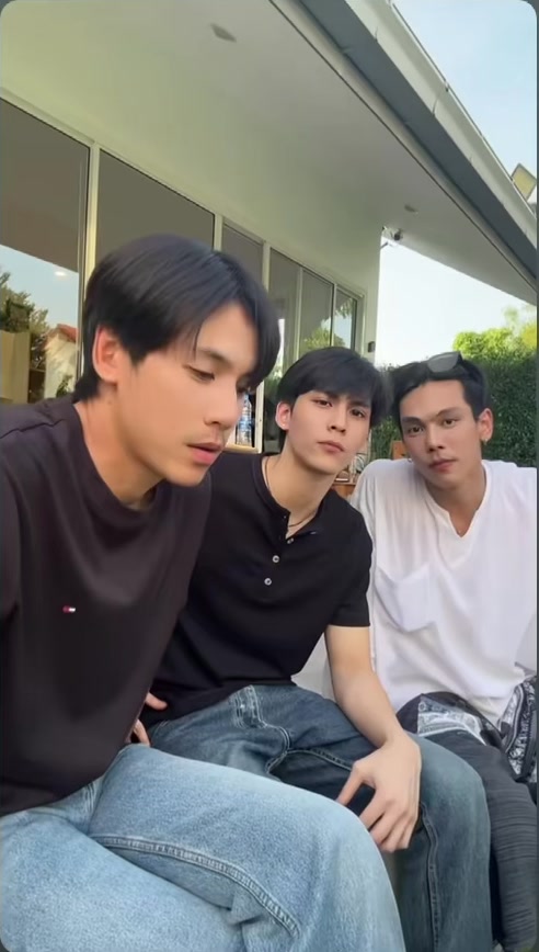@𝐂𝐡𝐚𝐧 𝐘𝐚 💙🌻