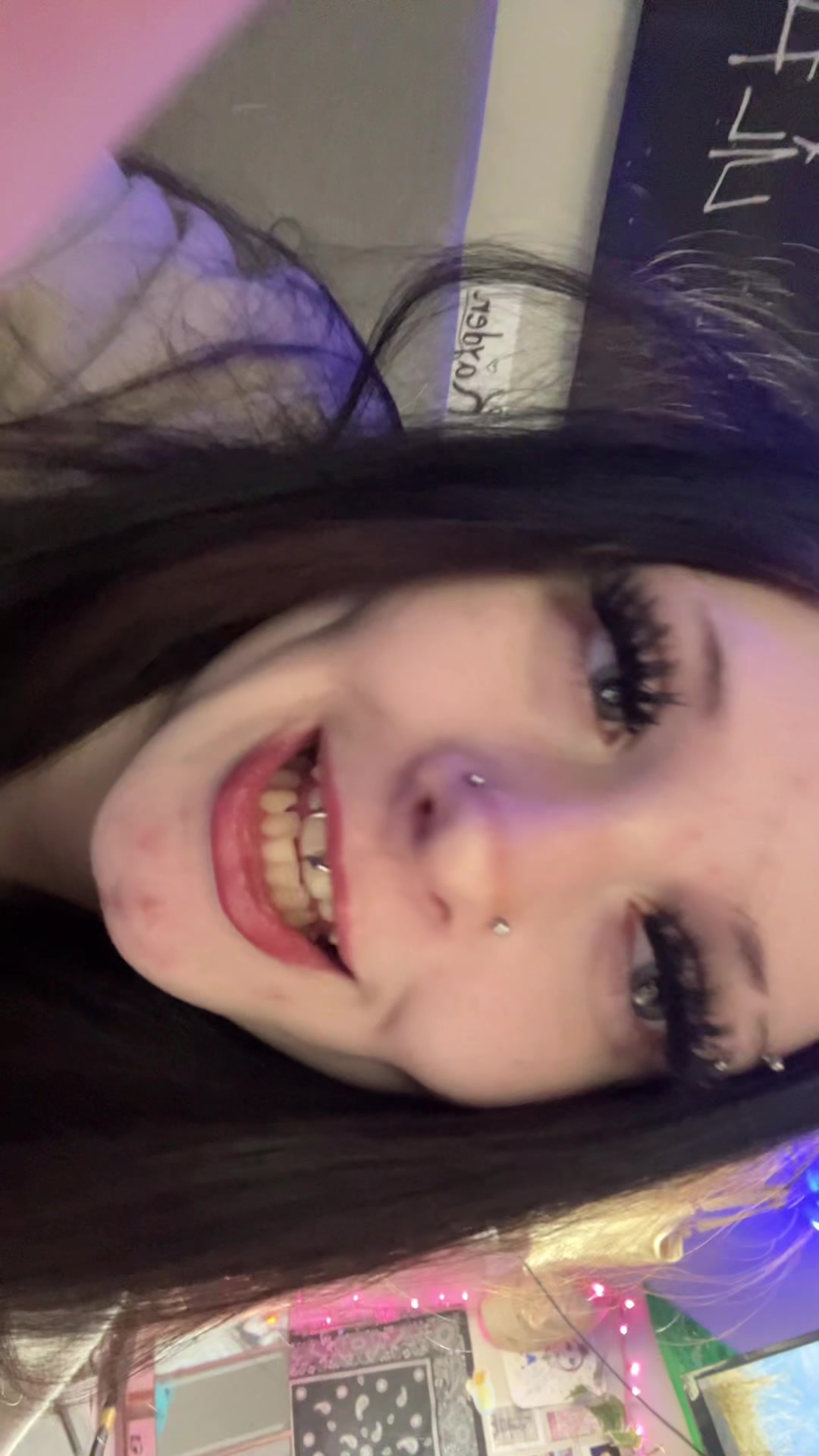 @mari.