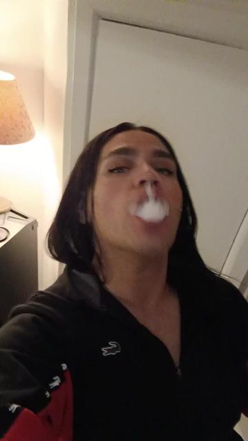 @Eahbitch