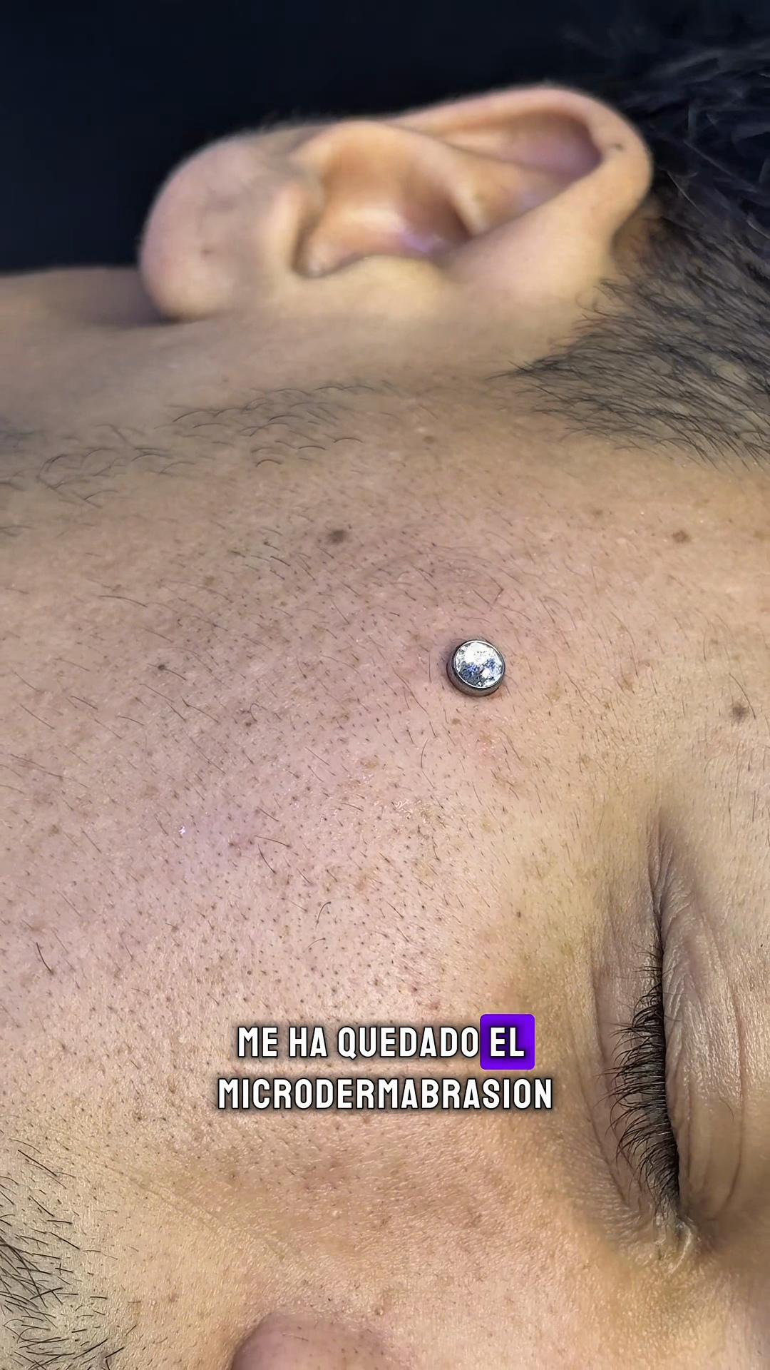 @El chico de los piercings