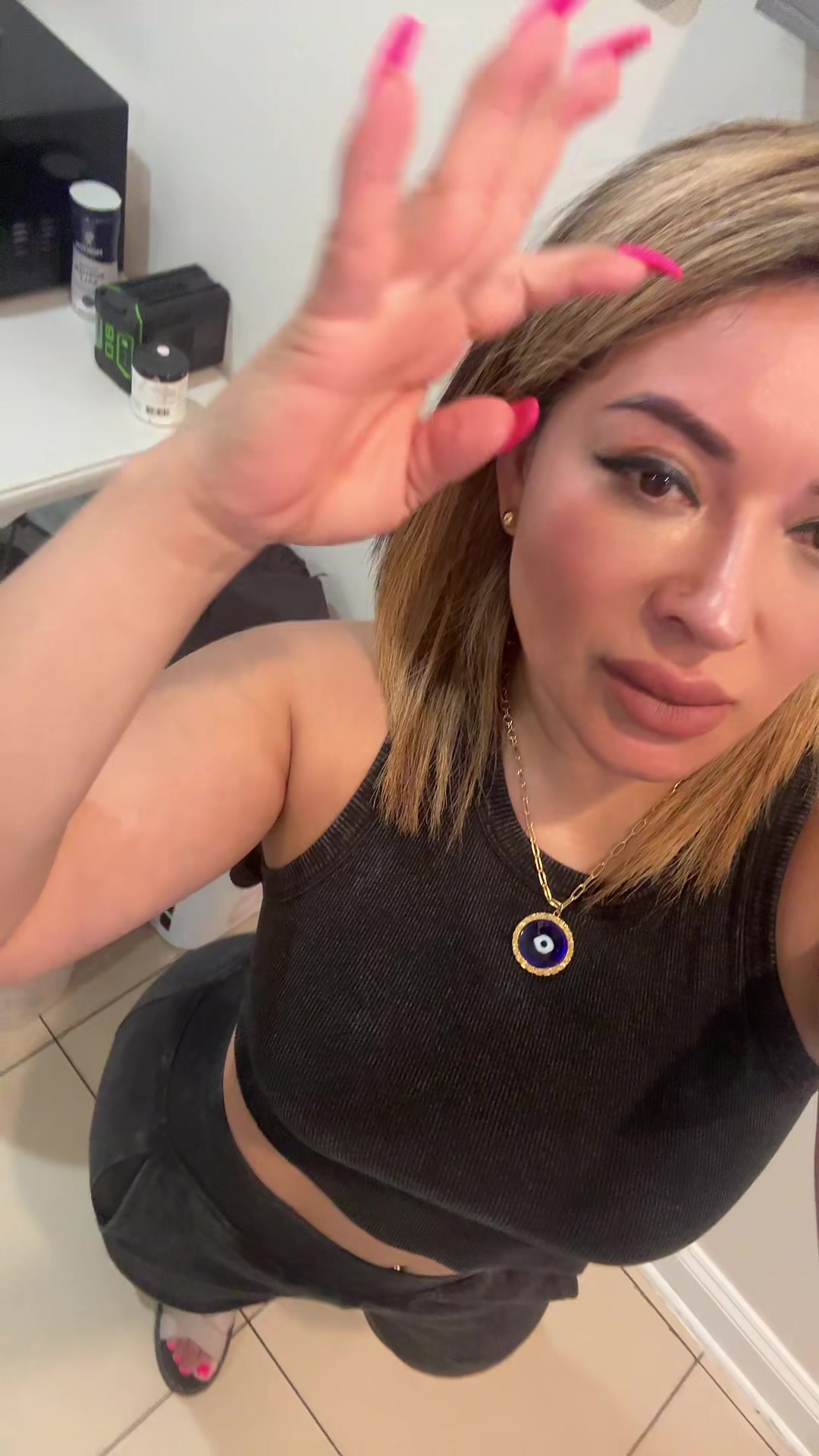 @𝙄𝙨𝙖𝙪𝙧𝙖 𝙫𝙖𝙣𝙚𝙜𝙖𝙨