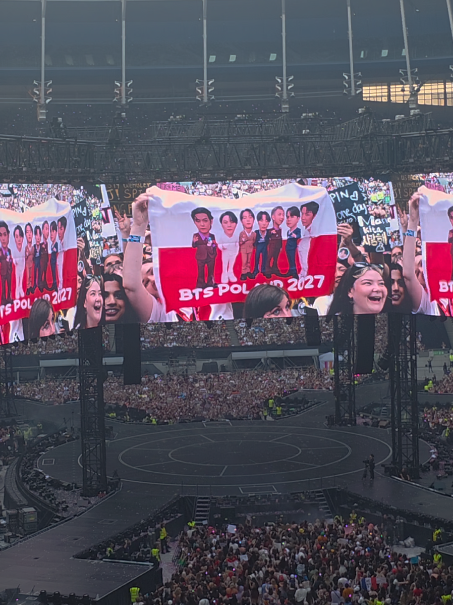 @sandra⁷ saw bts🩷
