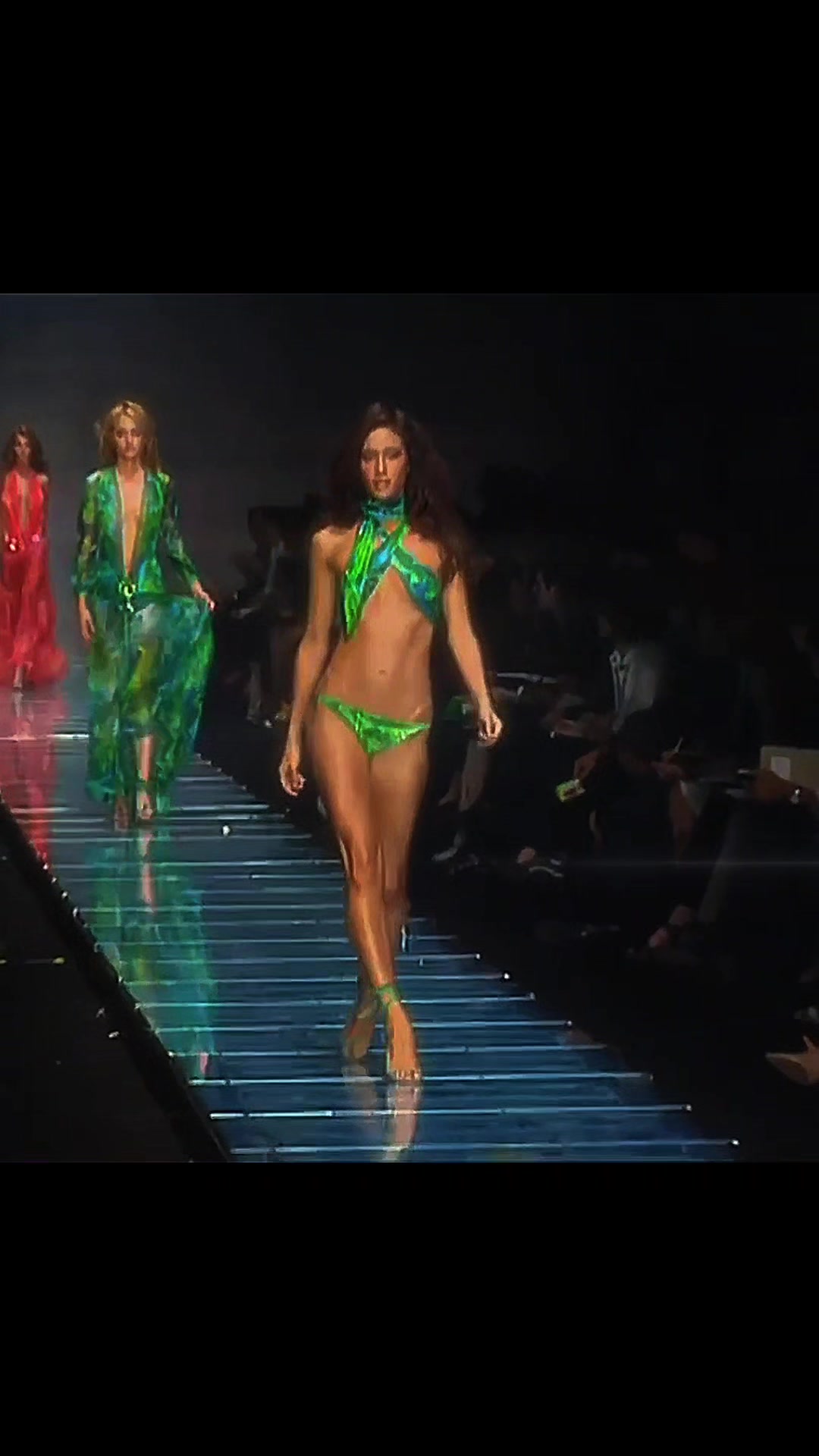 @fashion.runways