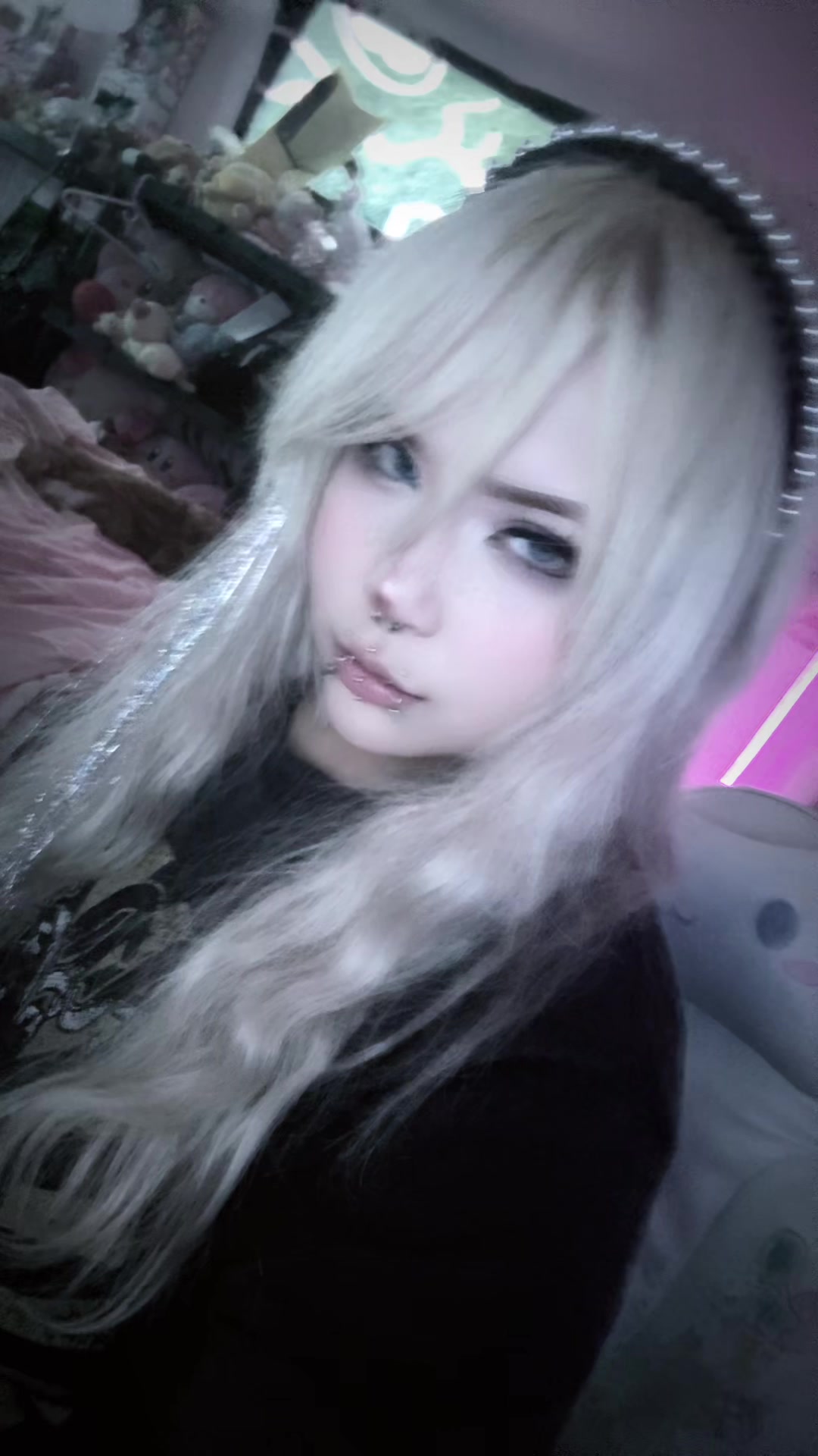 @lala:3