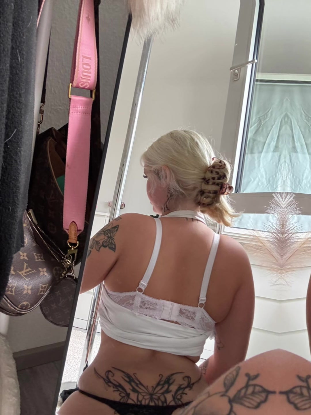 @laraa315