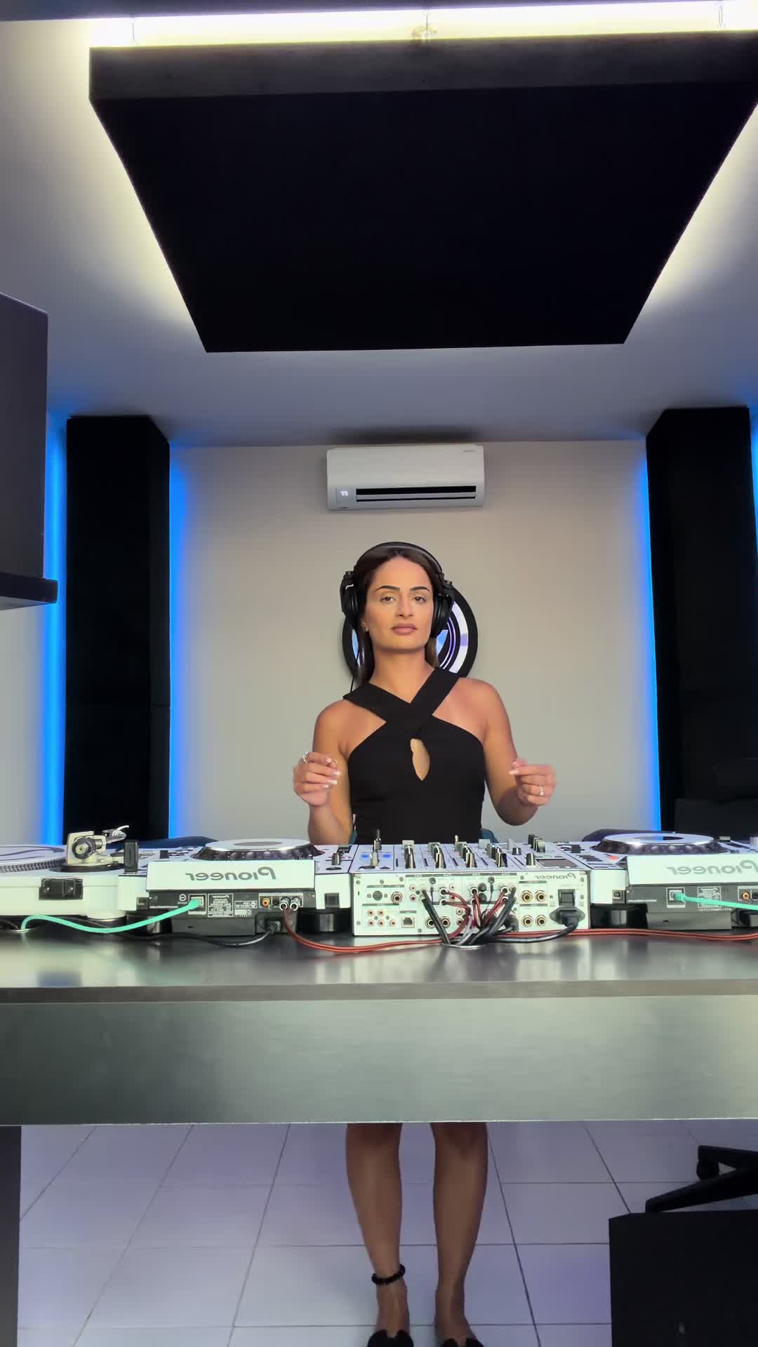 @Dj Suzy