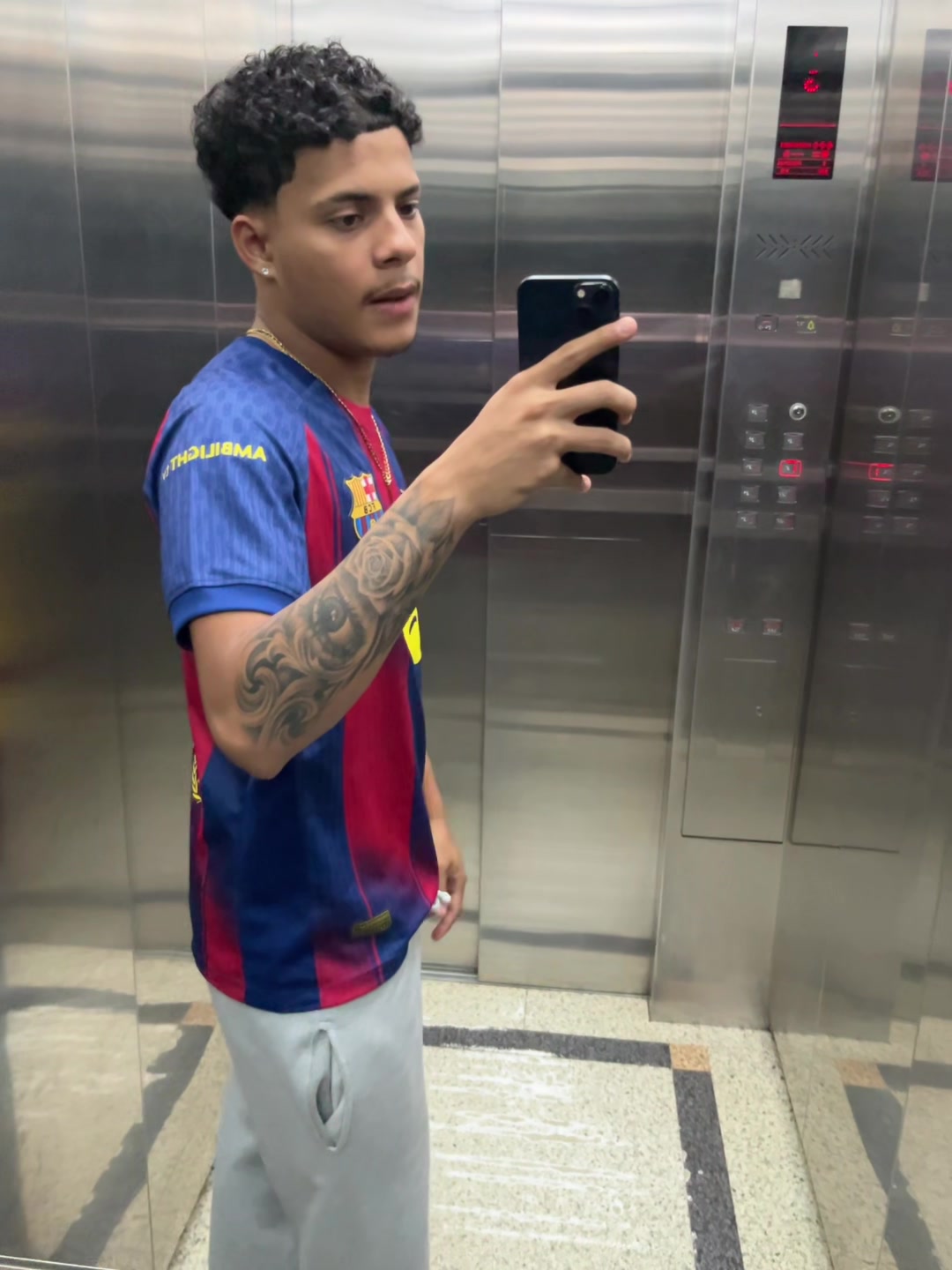 @Soyalejandro