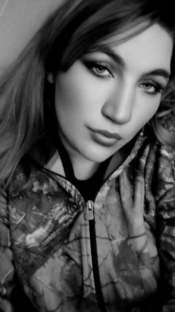 @queenbee1996