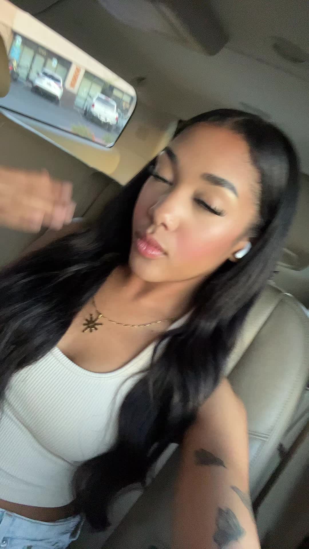 @haleyᥫ᭡.